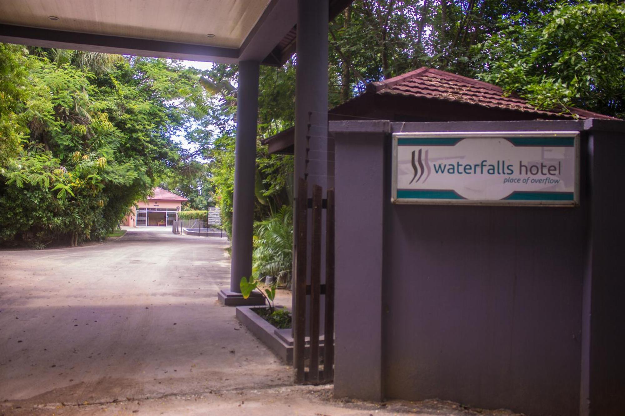 Waterfalls Hotel Lusaka Kültér fotó