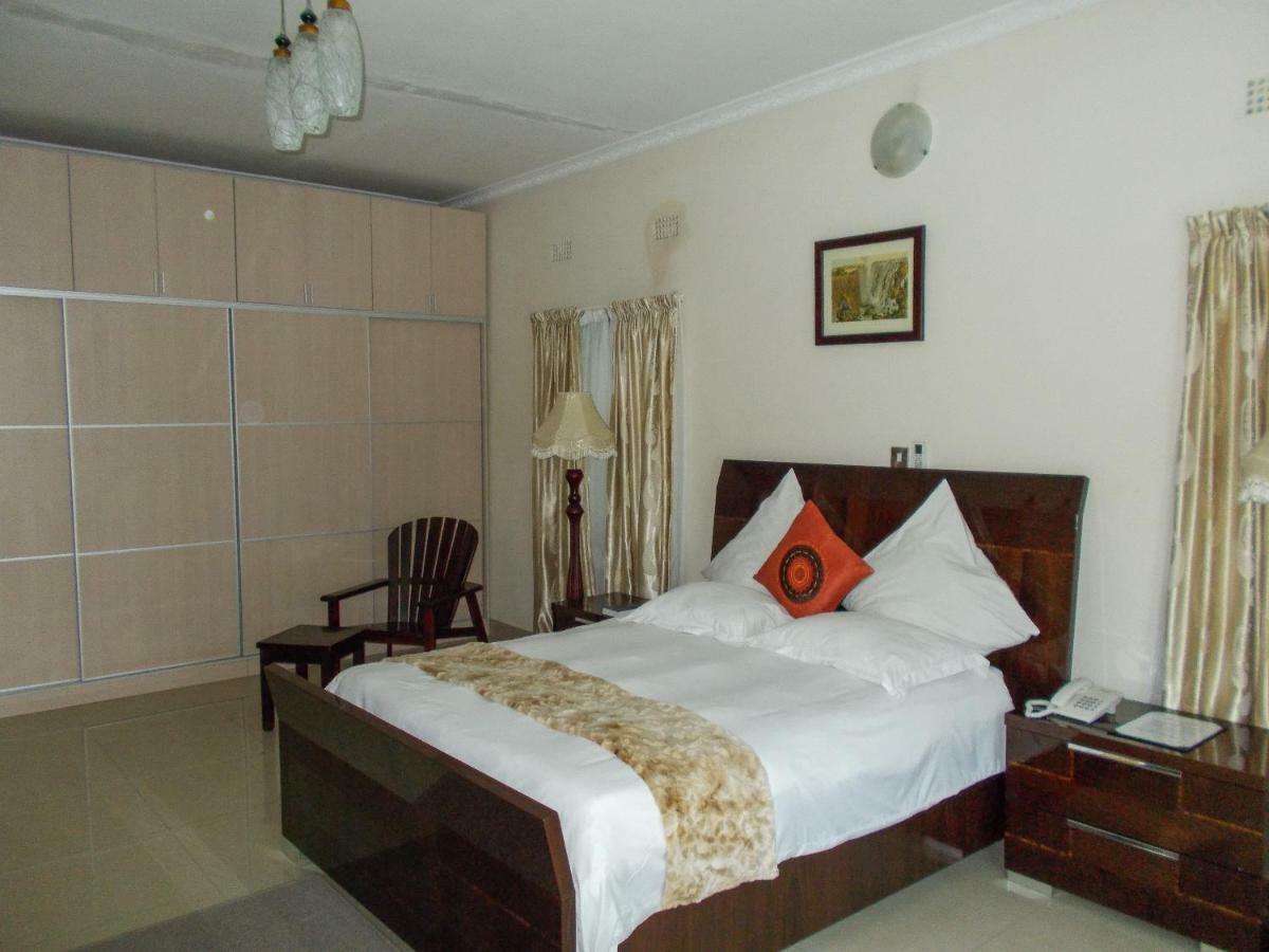 Waterfalls Hotel Lusaka Kültér fotó