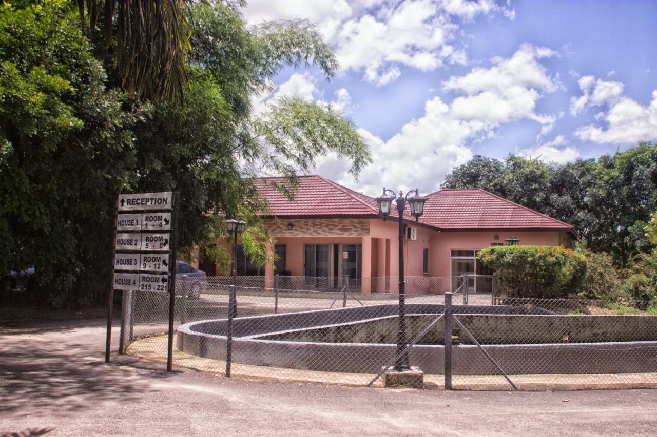 Waterfalls Hotel Lusaka Kültér fotó